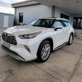 Toyota Highlander 2021