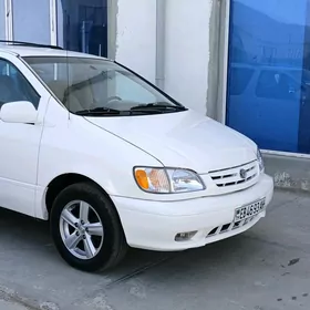 Toyota Sienna 1999