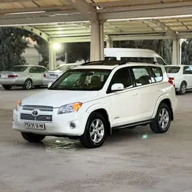 Toyota RAV4 2011