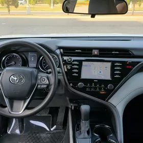 Toyota Camry 2020