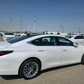 Lexus ES 350 2021