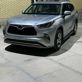 Toyota Highlander 2020