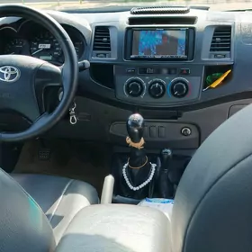 Toyota Hilux 2014