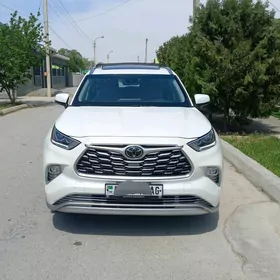 Toyota Highlander 2021