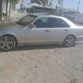 Mercedes-Benz E320 1999