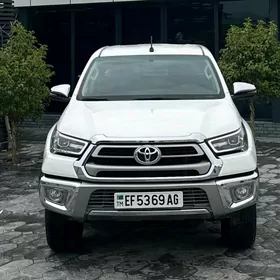 Toyota Hilux 2024