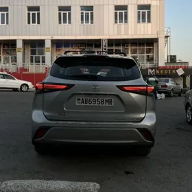 Toyota Highlander 2020