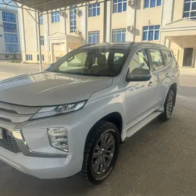 Mitsubishi Montero Sport 2020