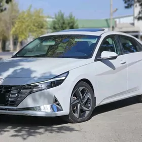 Hyundai Elantra 2022