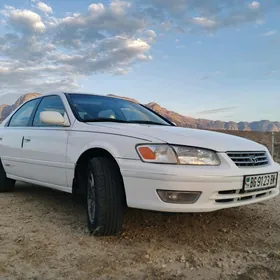 Toyota Camry 2000