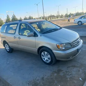 Toyota Sienna 2002