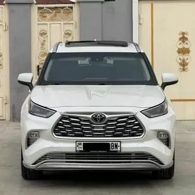 Toyota Highlander 2021