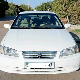 Toyota Camry 2000