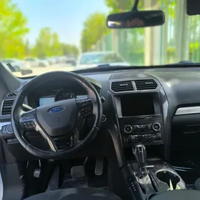 Ford Explorer 2019