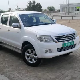 Toyota Hilux 2015