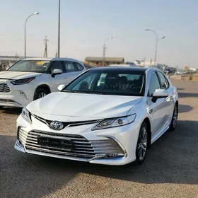 Toyota Camry 2021