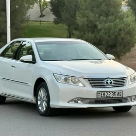Toyota Camry 2014