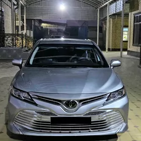 Toyota Camry 2020