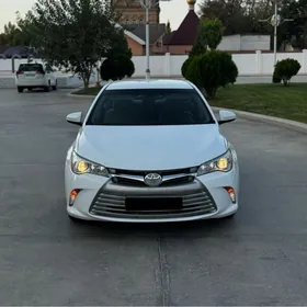 Toyota Camry 2016