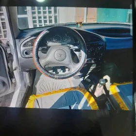 Daewoo Lanos 1998