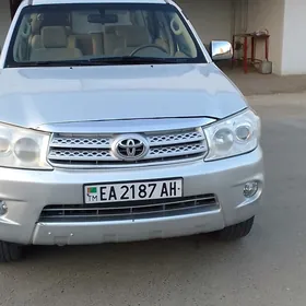 Toyota Fortuner 2010