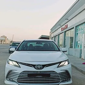 Toyota Camry 2021