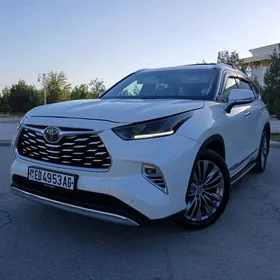 Toyota Highlander 2021