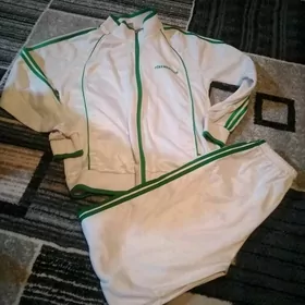 Спортивный костюм