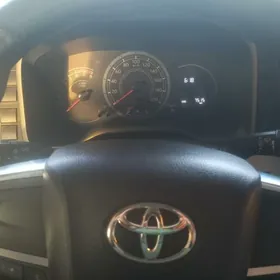 Toyota Hiace 2023