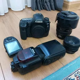 canon mark 4, 80D godox600pro