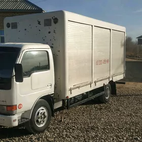 Mitsubishi Canter 2004