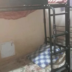 Двухяростная кровать