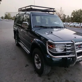 Mitsubishi Pajero 1996