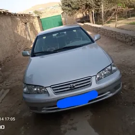Toyota Camry 2000