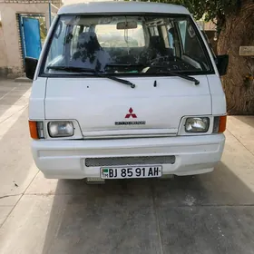 Toyota Hiace 1992