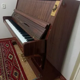 Pianino  [ Lirika ]