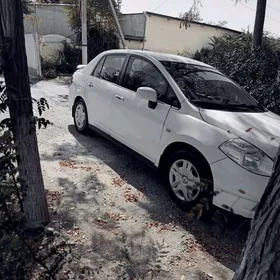 Nissan Tiida 2008