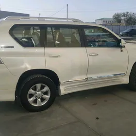 Toyota Land Cruiser Prado 2014