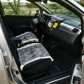 Nissan Versa 2010