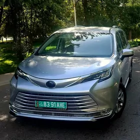 Toyota Sienna 2021