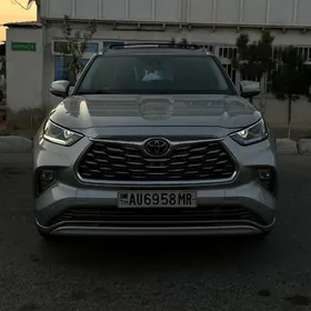 Toyota Highlander 2020