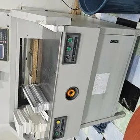 Резка для бумаги типографии