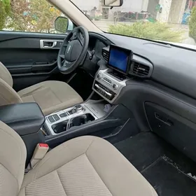 Ford Explorer 2021