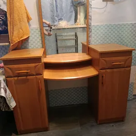 трюмо