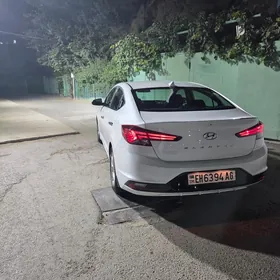 Hyundai Elantra 2019