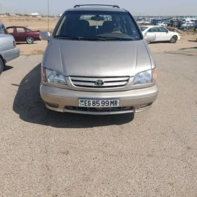 Toyota Sienna 2002