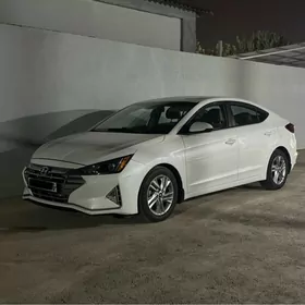 Hyundai Elantra 2020