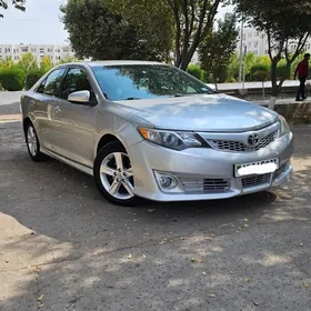 Toyota Camry 2013
