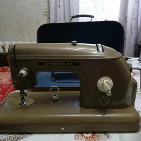 Швейная машина ручная