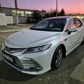 Toyota Camry 2021